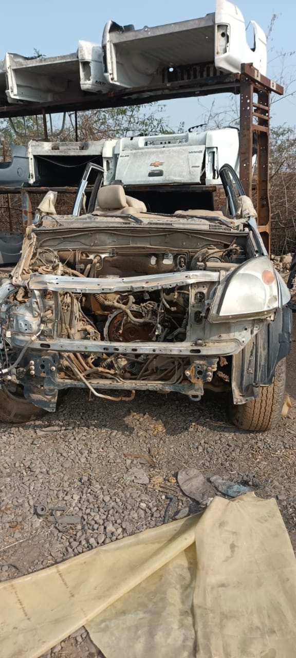  Toyota LAND CRUISSER 2005    EN DESARME